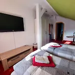 招待所 Zur Deutschen Eiche - Fruehstueckspension Und 3*