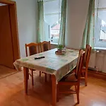 Zur Deutschen Eiche - Fruehstueckspension Und Großschönau