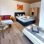 招待所 Zur Deutschen Eiche - Fruehstueckspension Und 3*